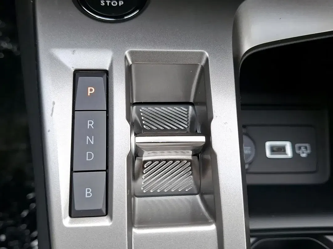 Peugeot 408 - Thumbnail 11
