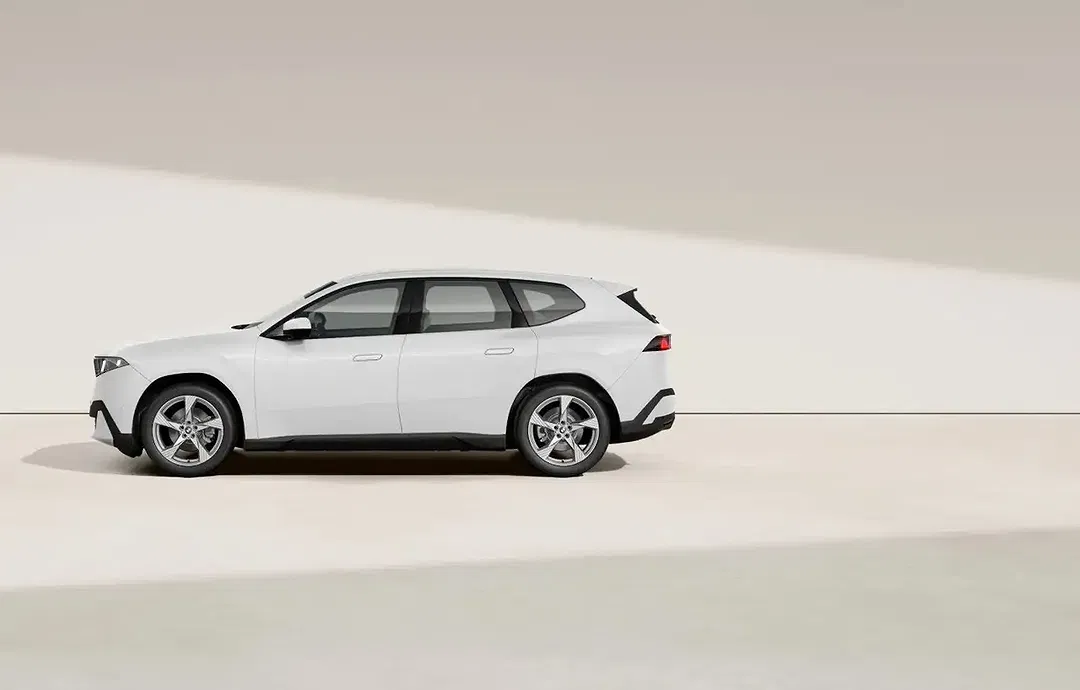 BMW iX3 - Thumbnail 9