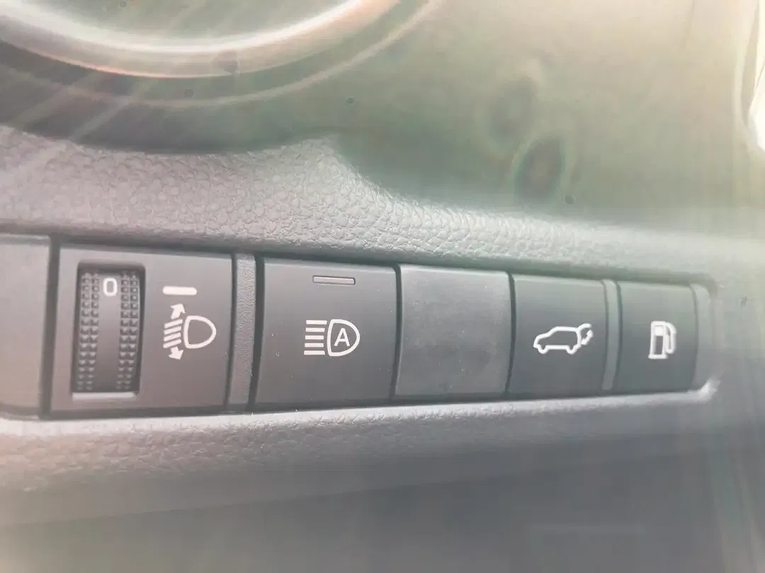 Toyota C-HR - Thumbnail 15
