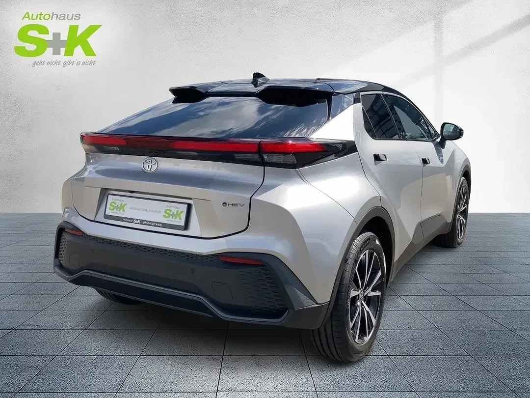 Toyota C-HR - Thumbnail 4