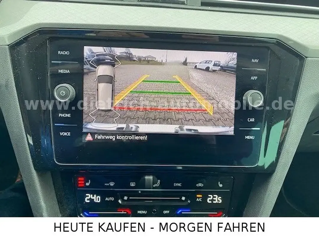Volkswagen Passat Variant - Thumbnail 14