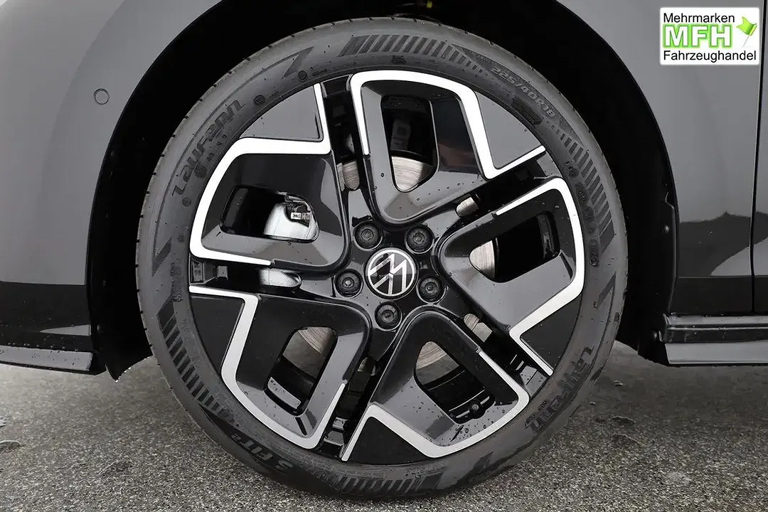 Volkswagen Golf - Thumbnail 12