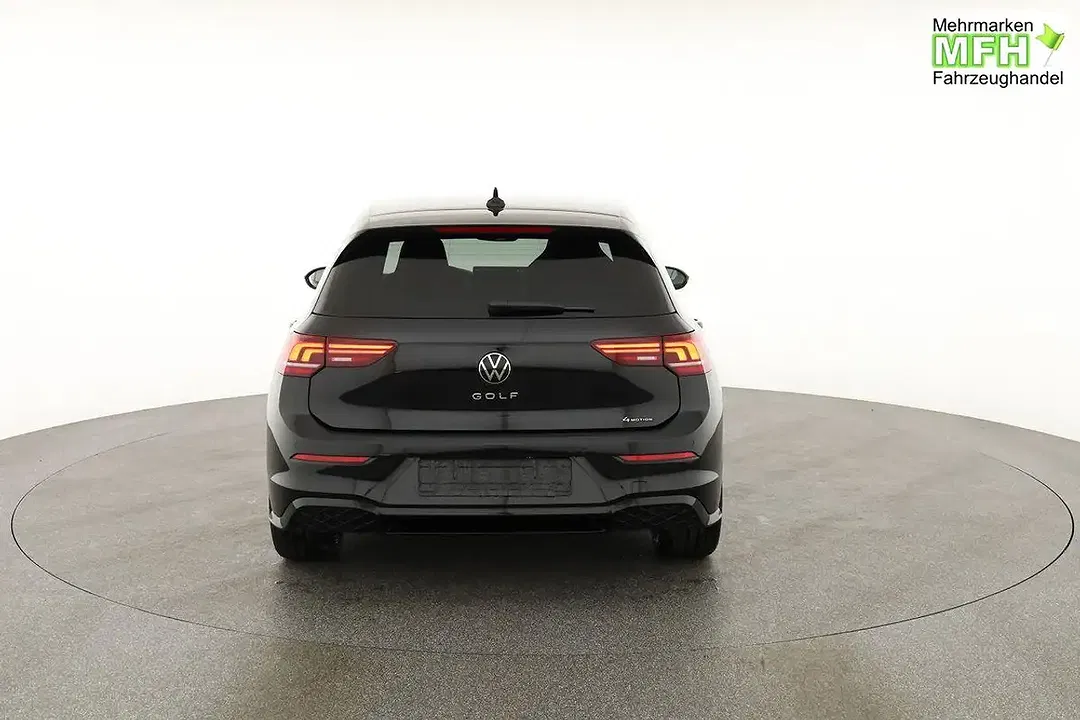 Volkswagen Golf - Thumbnail 13