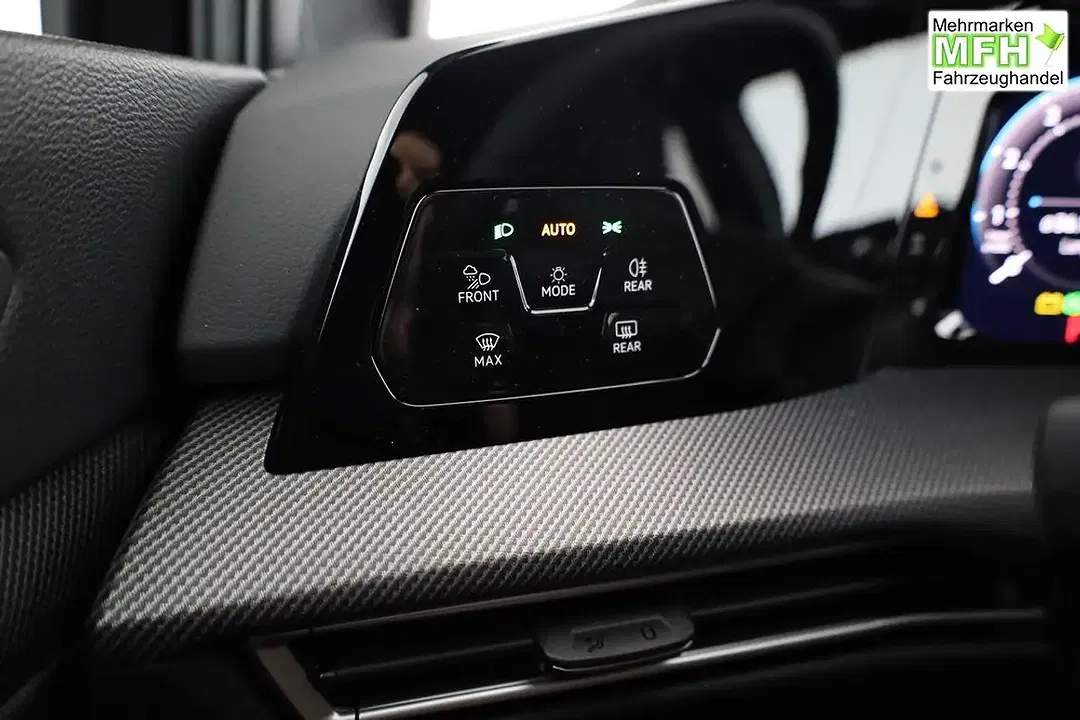 Volkswagen Golf - Thumbnail 8