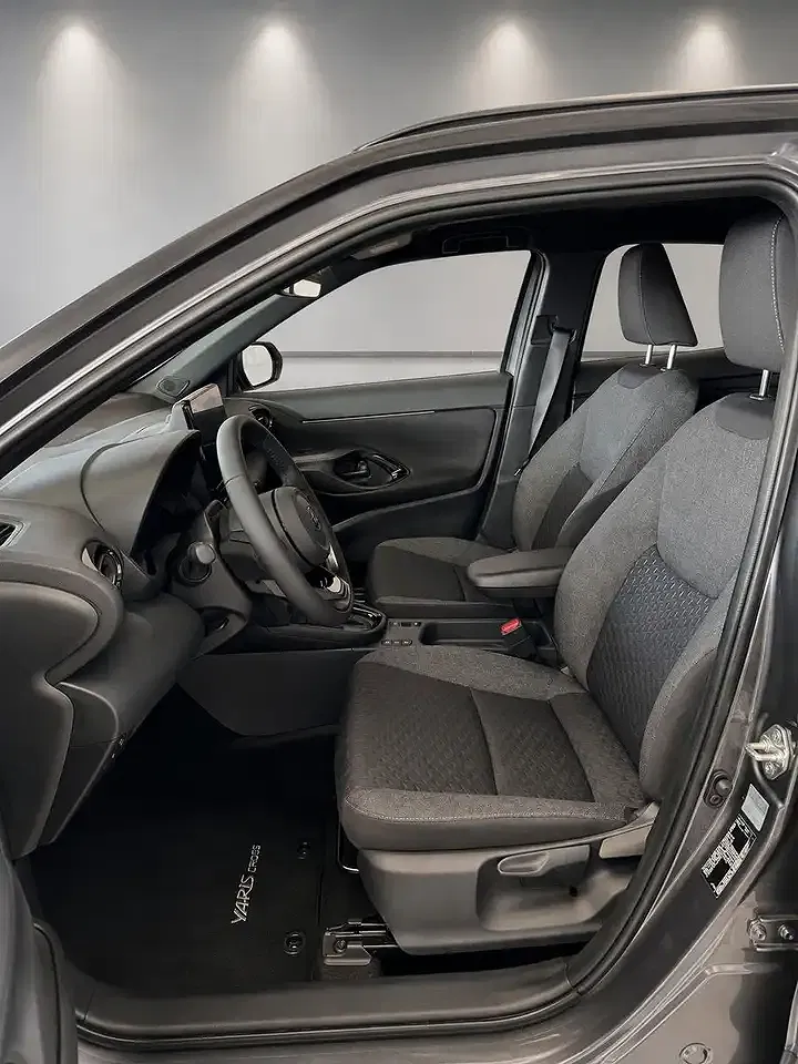 Toyota Yaris - Thumbnail 7