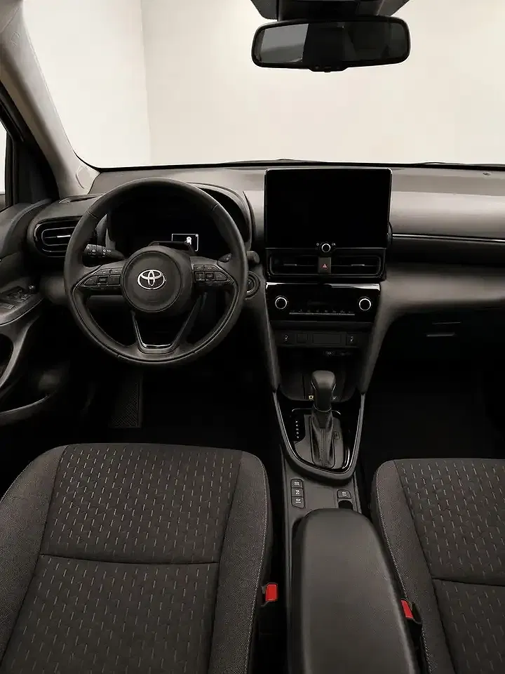 Toyota Yaris - Thumbnail 9