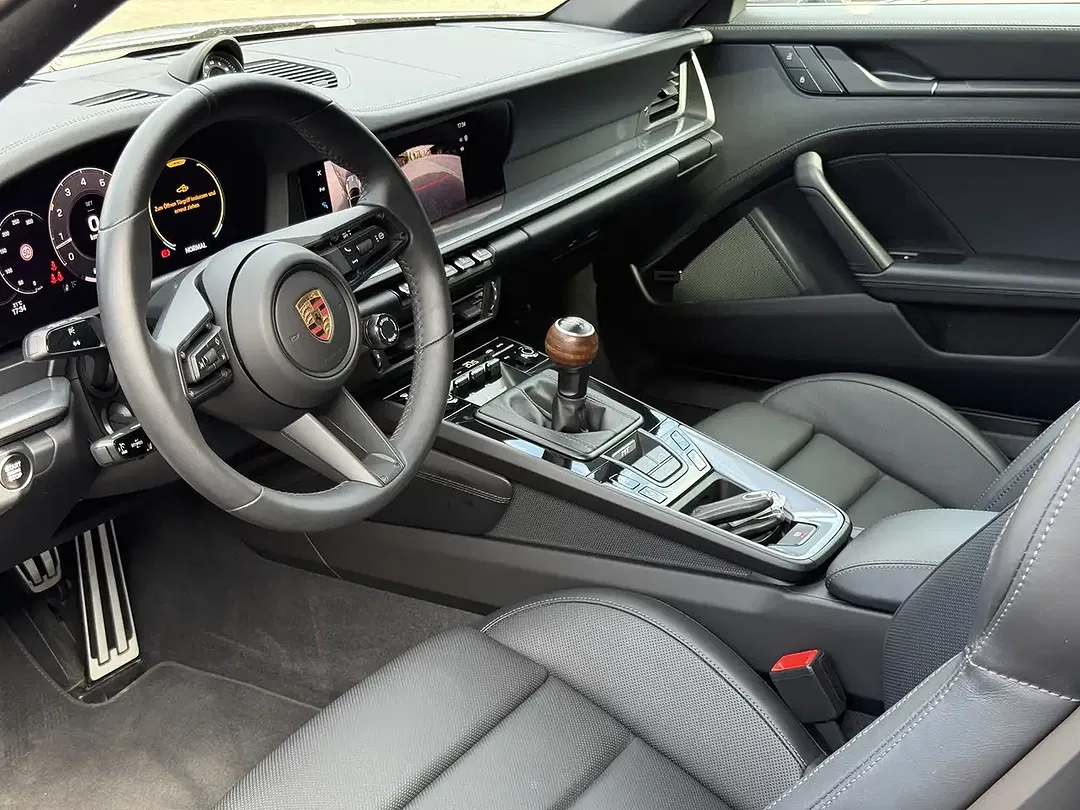 Porsche 992 - Thumbnail 6