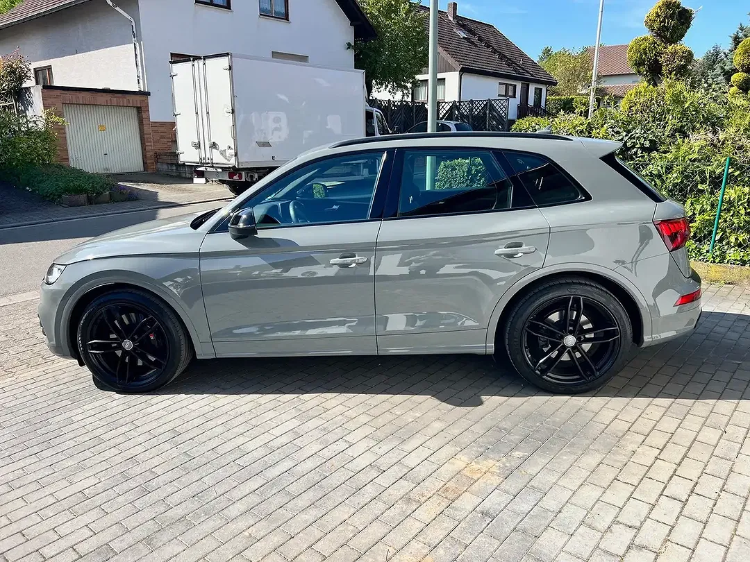 Audi SQ5 - Thumbnail 3