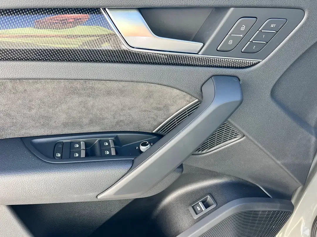 Audi SQ5 - Thumbnail 8