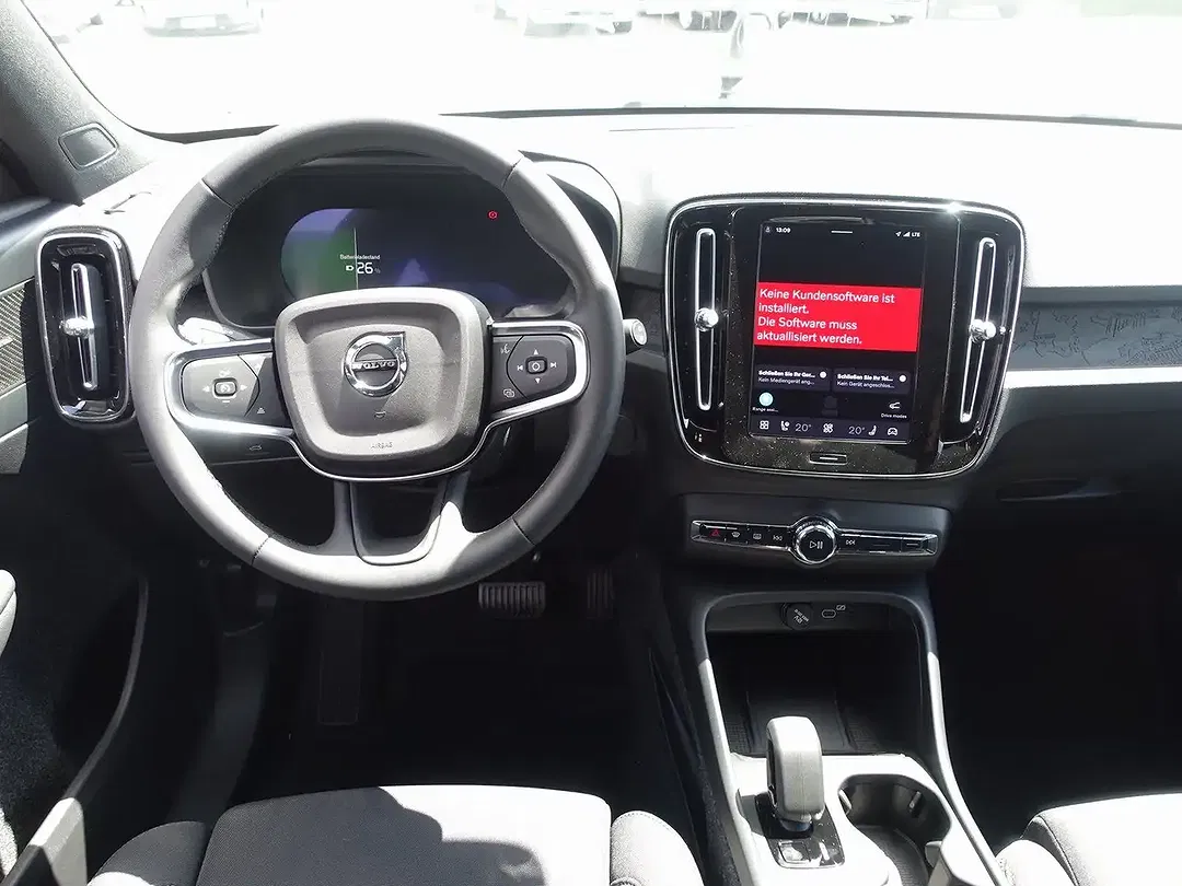 Volvo EX40 - Thumbnail 11