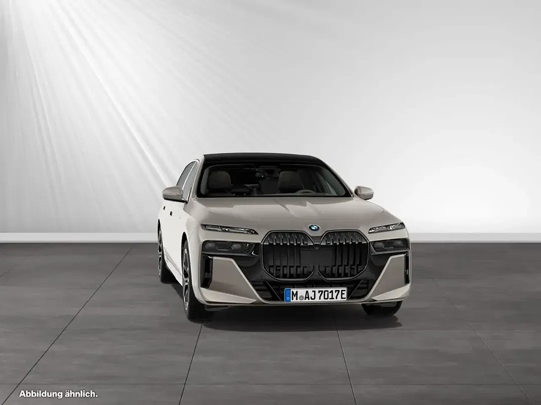 BMW 750 - Thumbnail 10