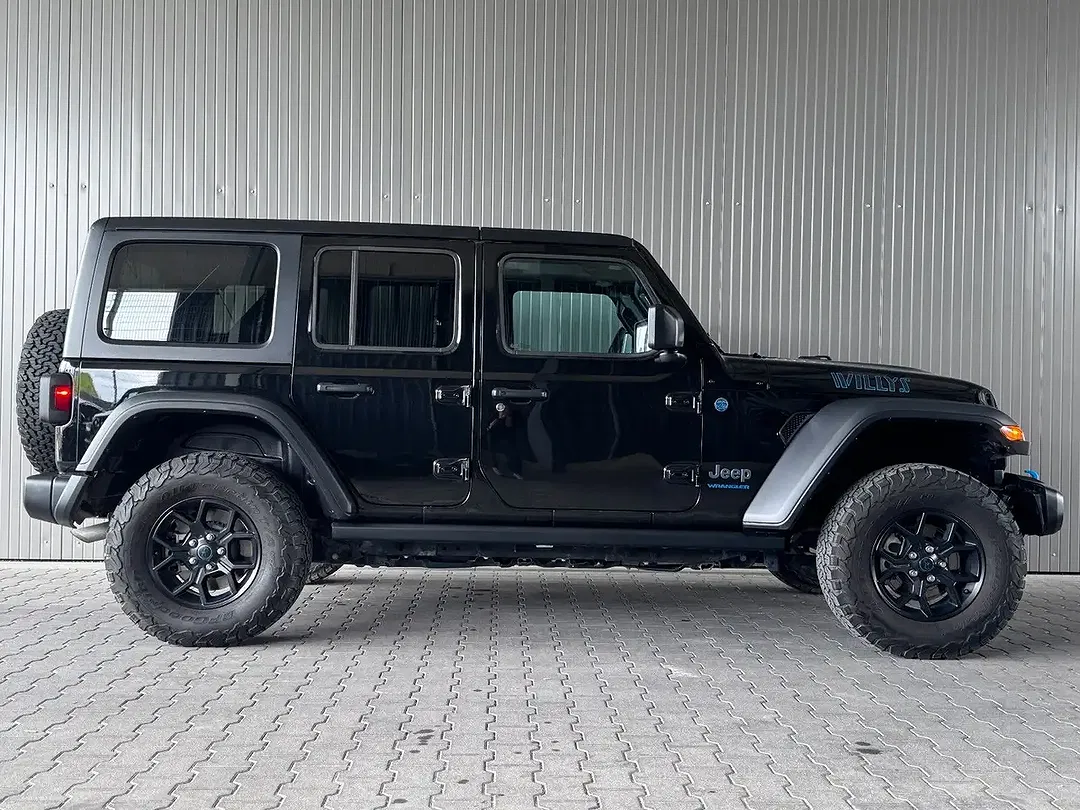 Jeep Wrangler - Thumbnail 10