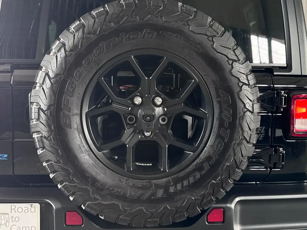 Jeep Wrangler - Thumbnail 14