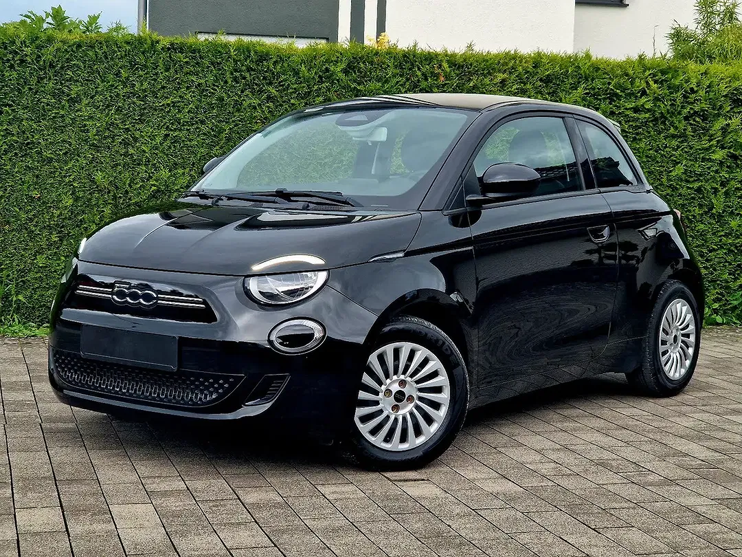 Fiat 500e - Thumbnail 1