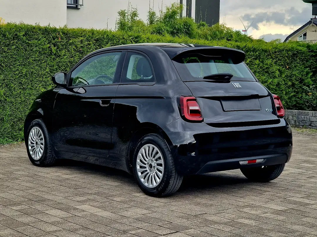 Fiat 500e - Thumbnail 6