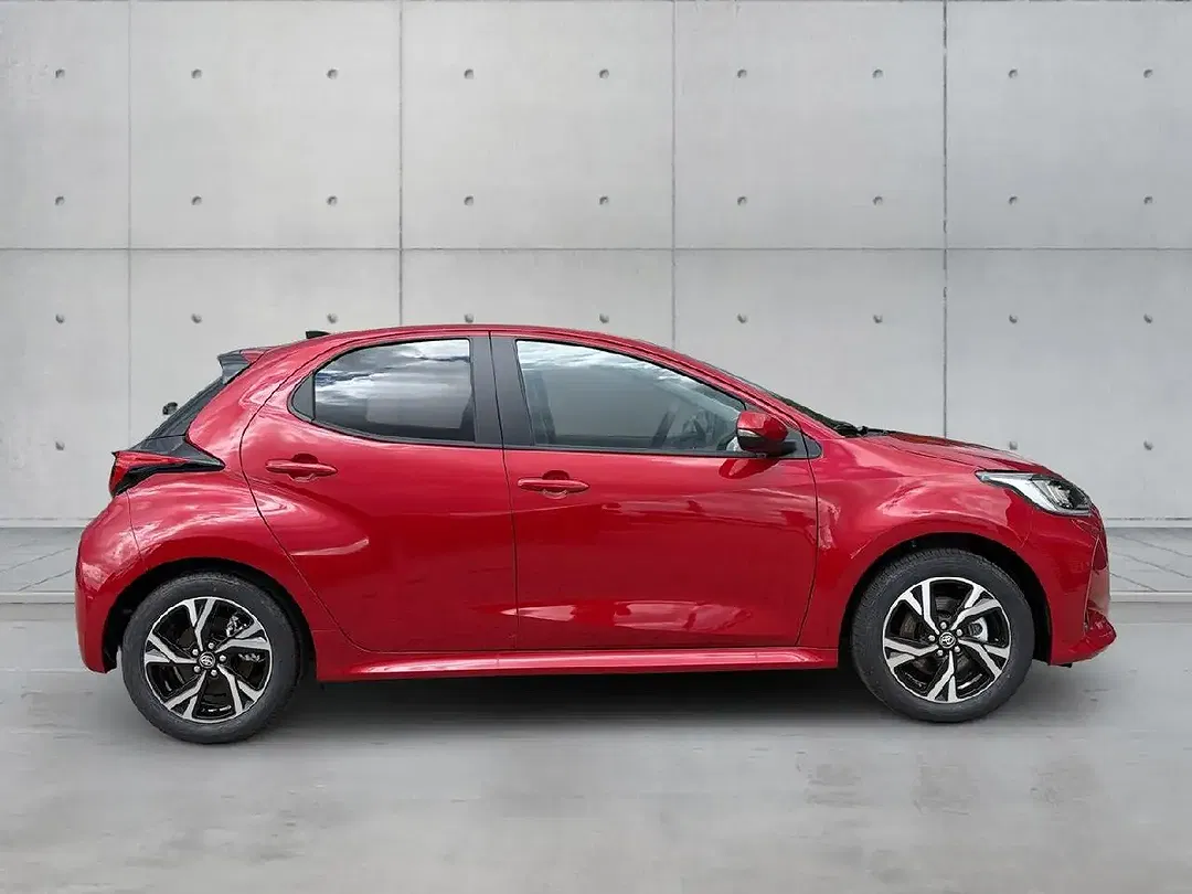 Toyota Yaris - Thumbnail 4