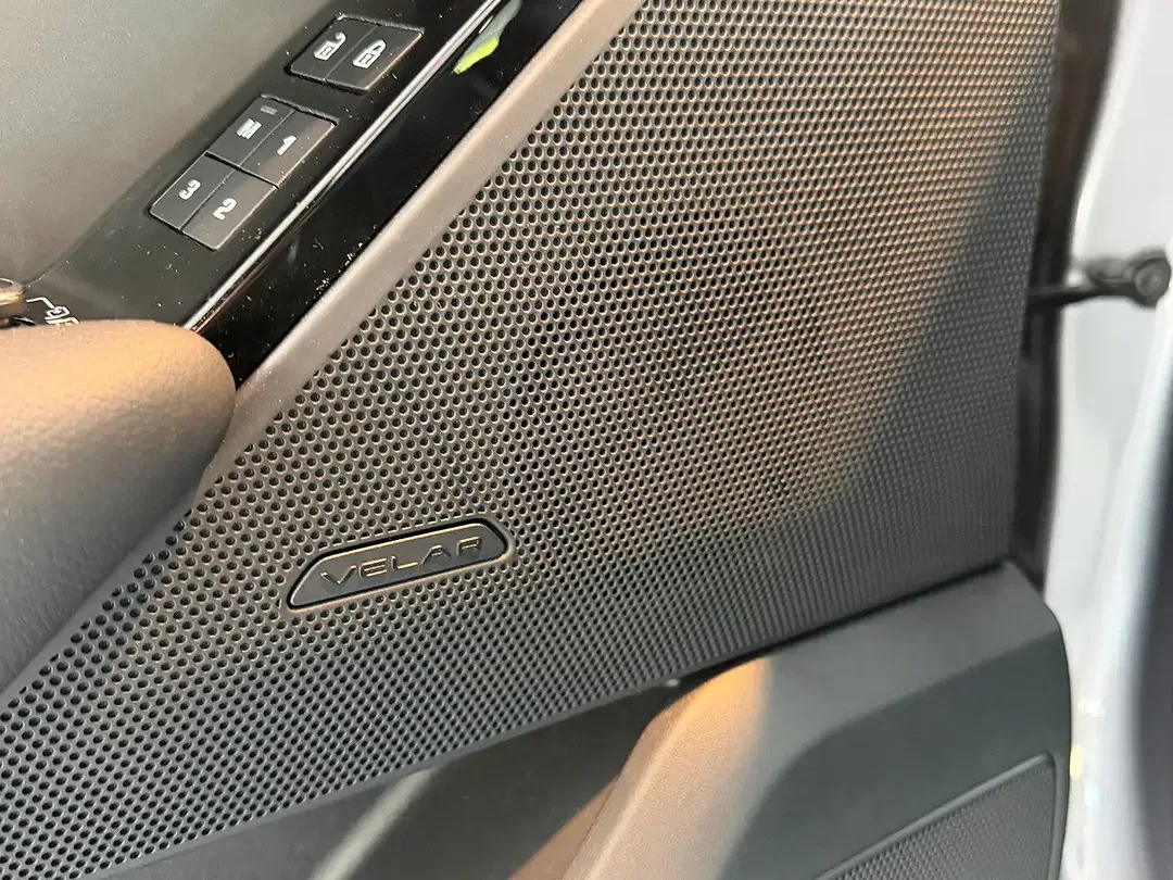 Land Rover Range Rover Velar - Thumbnail 14