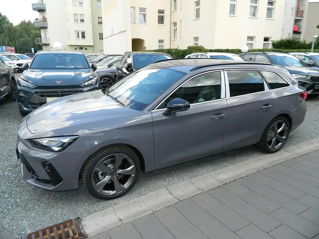 CUPRA Leon - Thumbnail 3