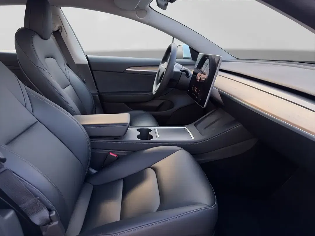 Tesla Model 3 - Thumbnail 13