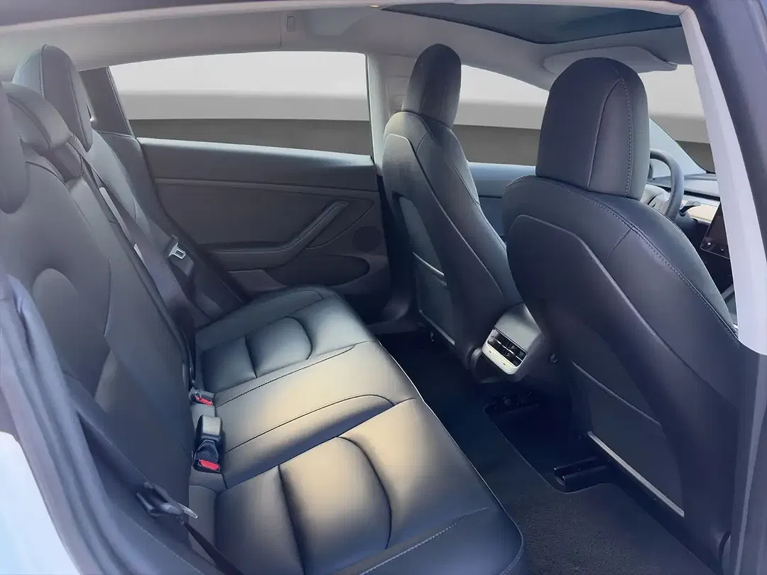 Tesla Model 3 - Thumbnail 15