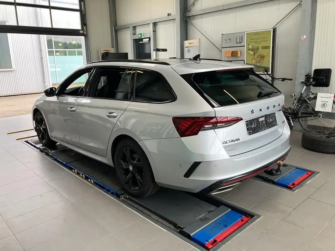 Skoda Octavia - Thumbnail 6