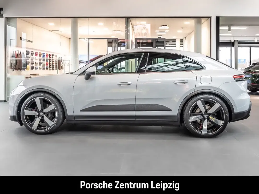 Porsche Macan - Thumbnail 2