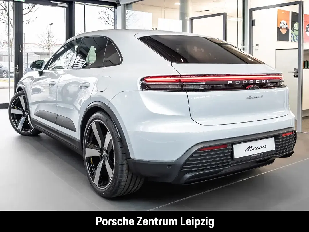 Porsche Macan - Thumbnail 3