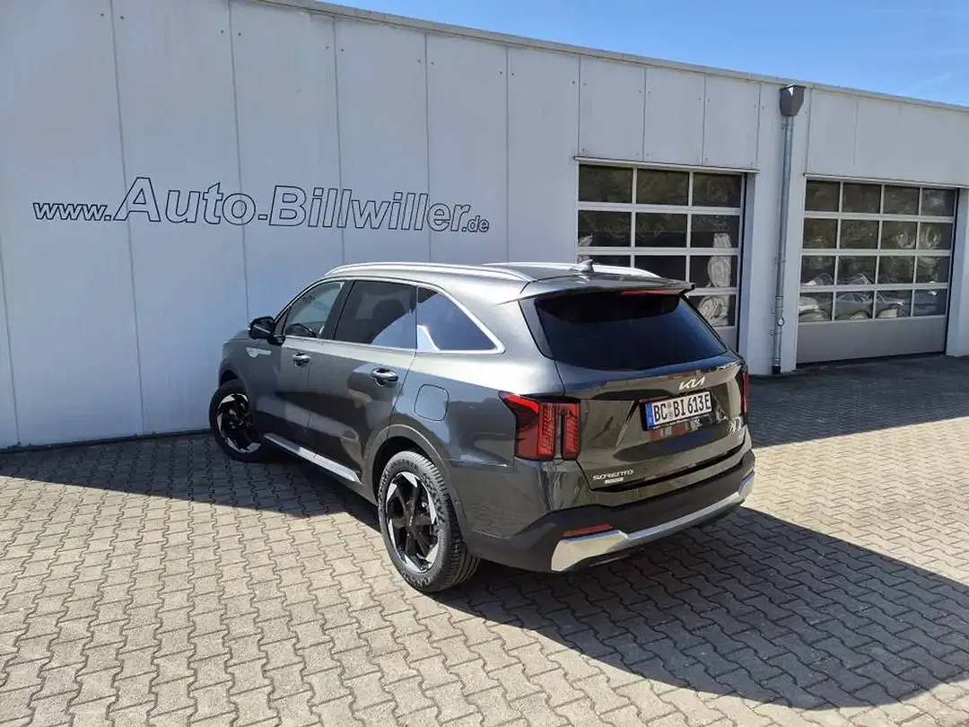 Kia Sorento - Thumbnail 4