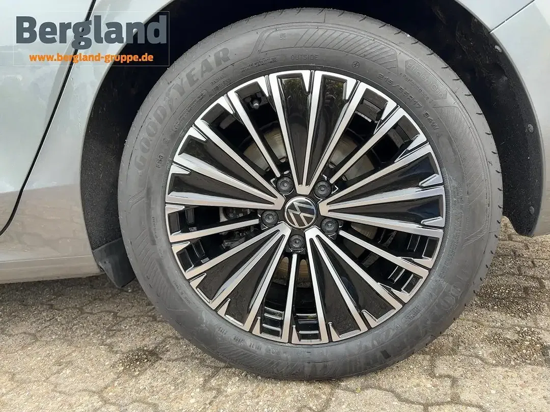 Volkswagen Passat - Thumbnail 6