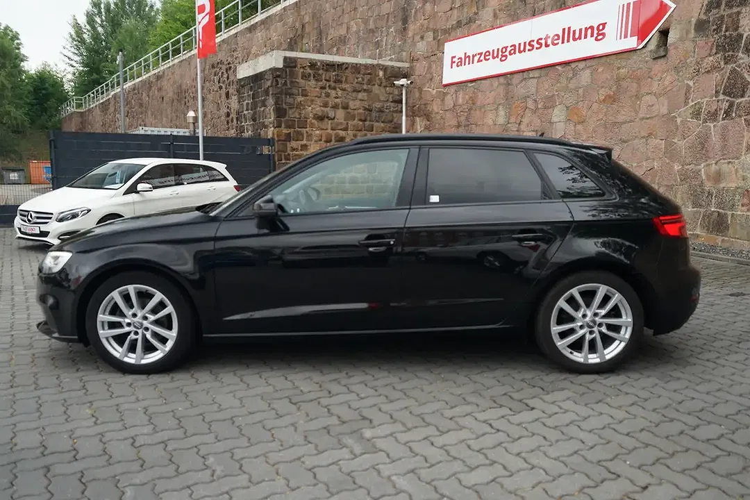 Audi A3 - Thumbnail 2