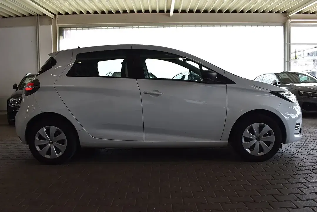 Renault ZOE - Thumbnail 4