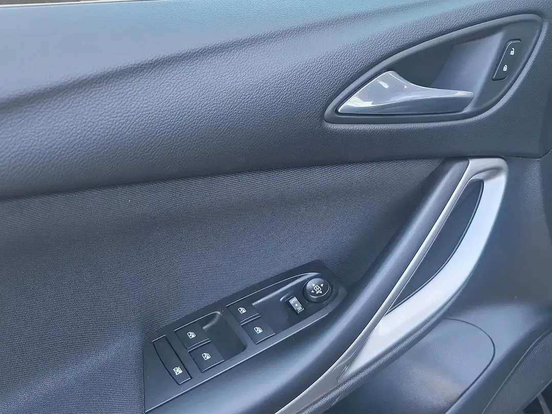 Opel Astra - Thumbnail 6