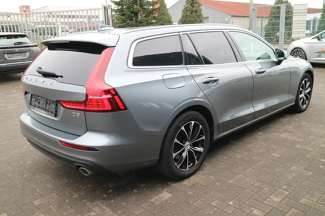 Volvo V60 - Thumbnail 3