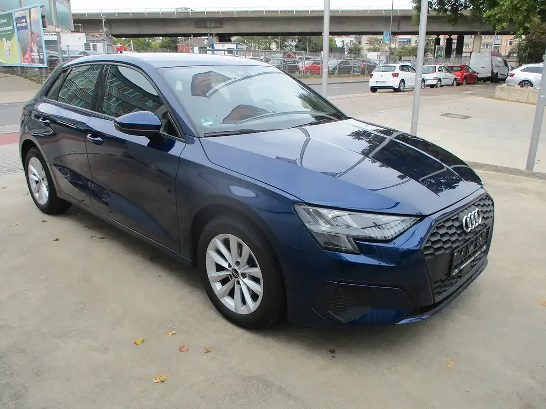 Audi A3 30 TFSI Sportback - foto 2