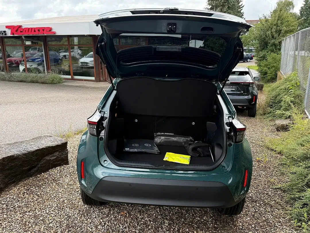 Toyota Yaris Cross - Thumbnail 11