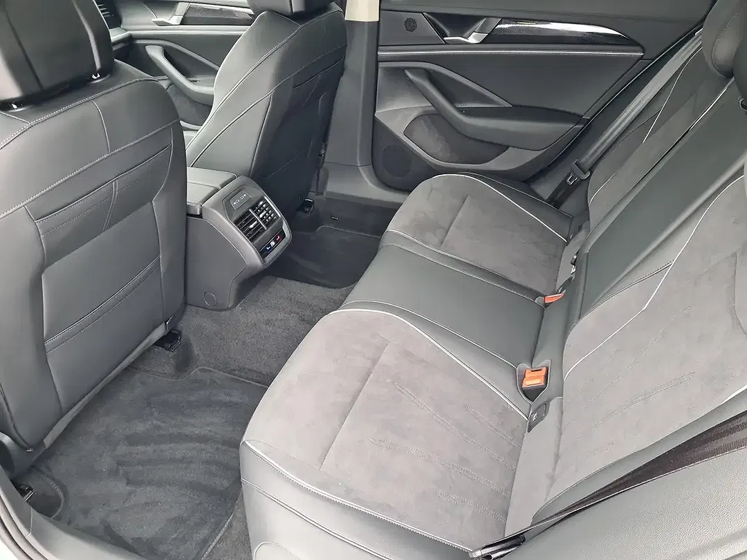 Volkswagen Passat Variant - Thumbnail 9