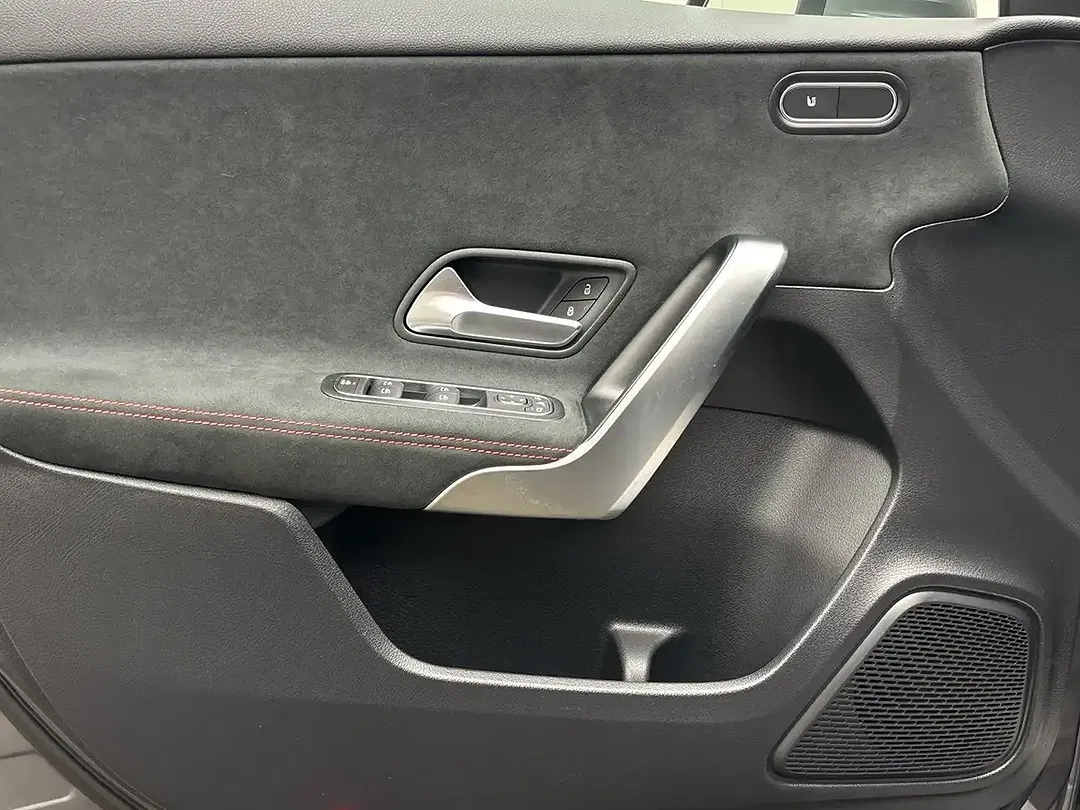 Mercedes-Benz A 200 AMG - foto 14