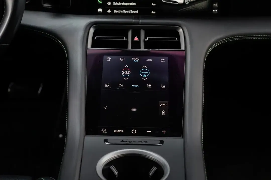 Porsche Taycan - Thumbnail 14