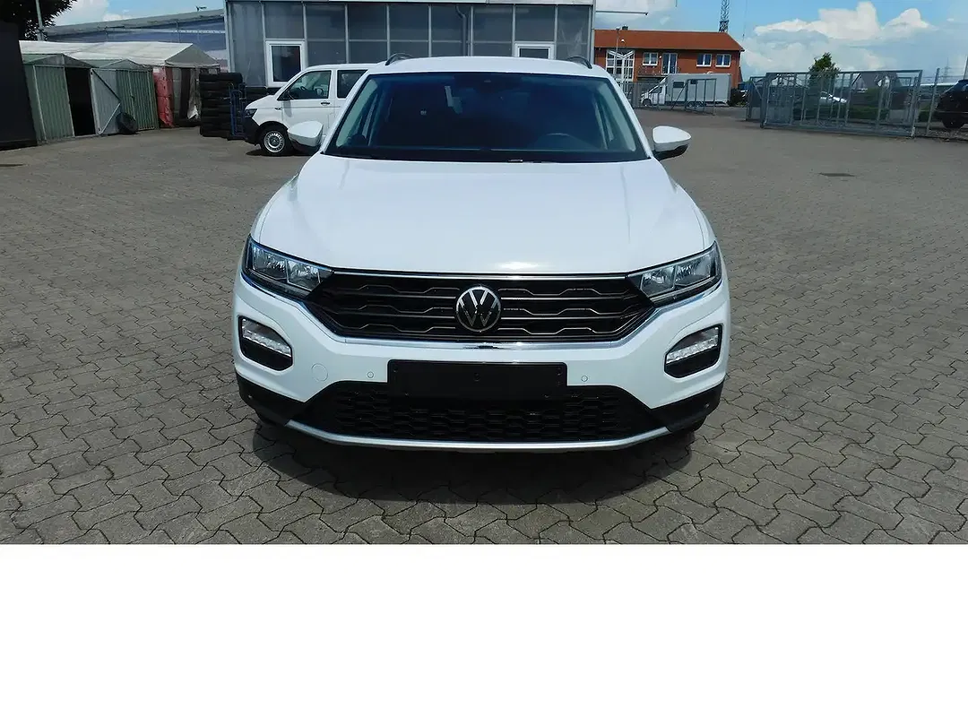 Volkswagen T-Roc - Thumbnail 3