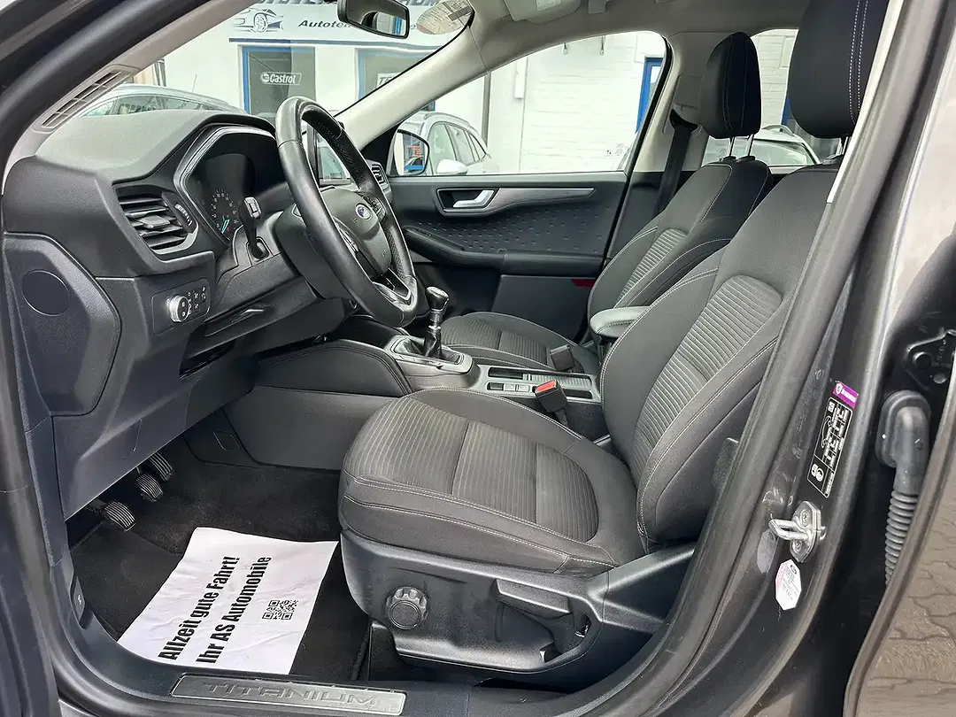 Ford Kuga - Thumbnail 3
