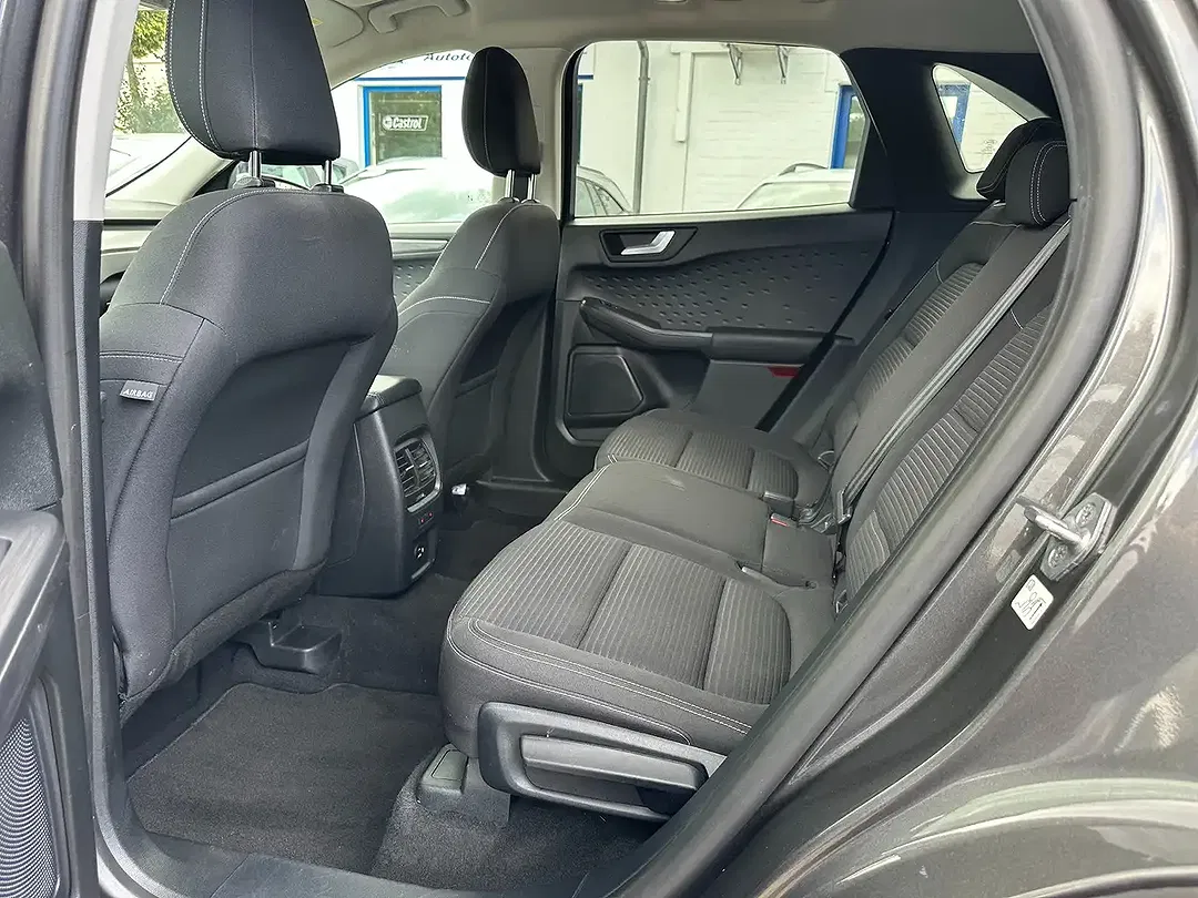 Ford Kuga - Thumbnail 5