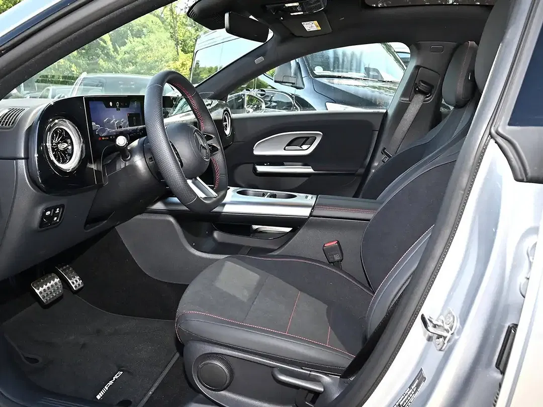 Mercedes-Benz CLA 180 - Thumbnail 9
