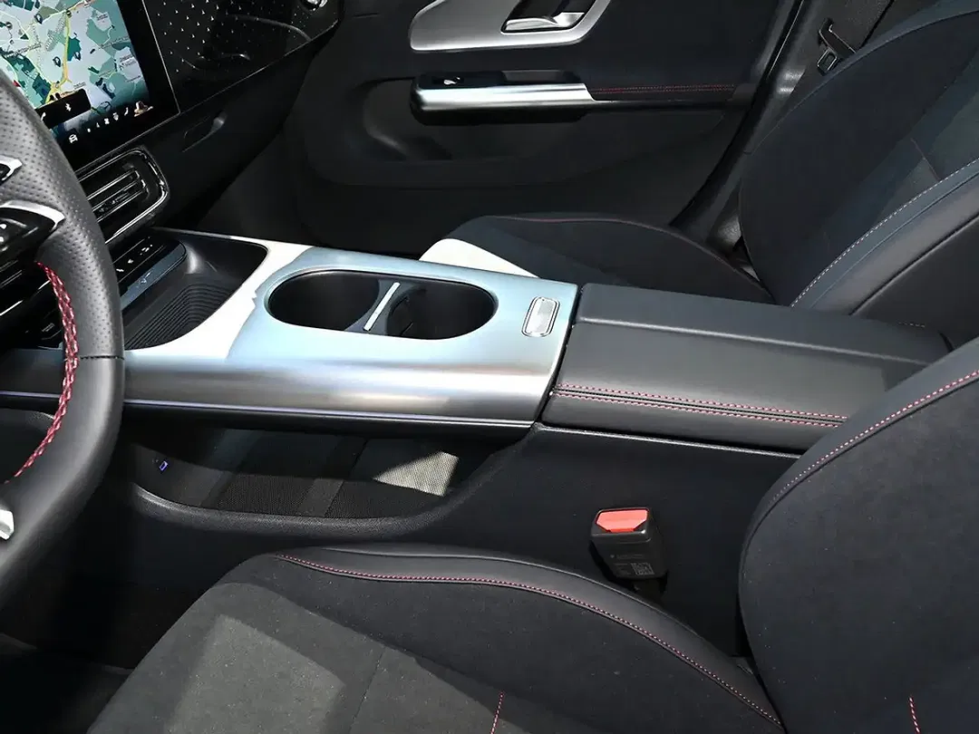 Mercedes-Benz CLA 180 - Thumbnail 13