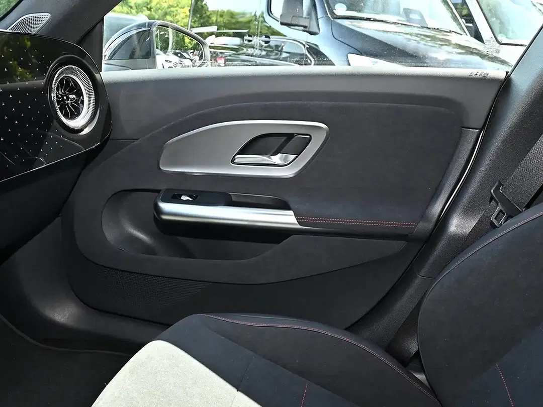 Mercedes-Benz CLA 180 AMG Line Night - foto 14