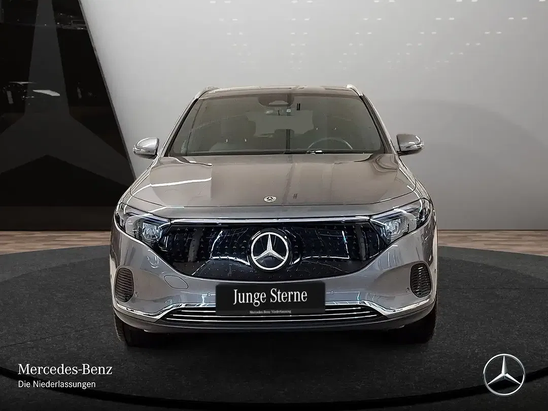 Mercedes-Benz EQA 300 - Thumbnail 2