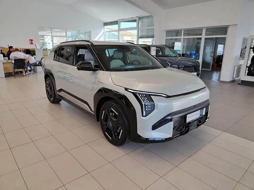 Kia EV3 - Thumbnail 5