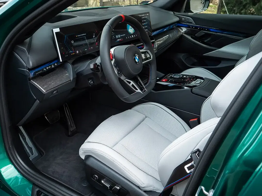 BMW M5 - Thumbnail 11