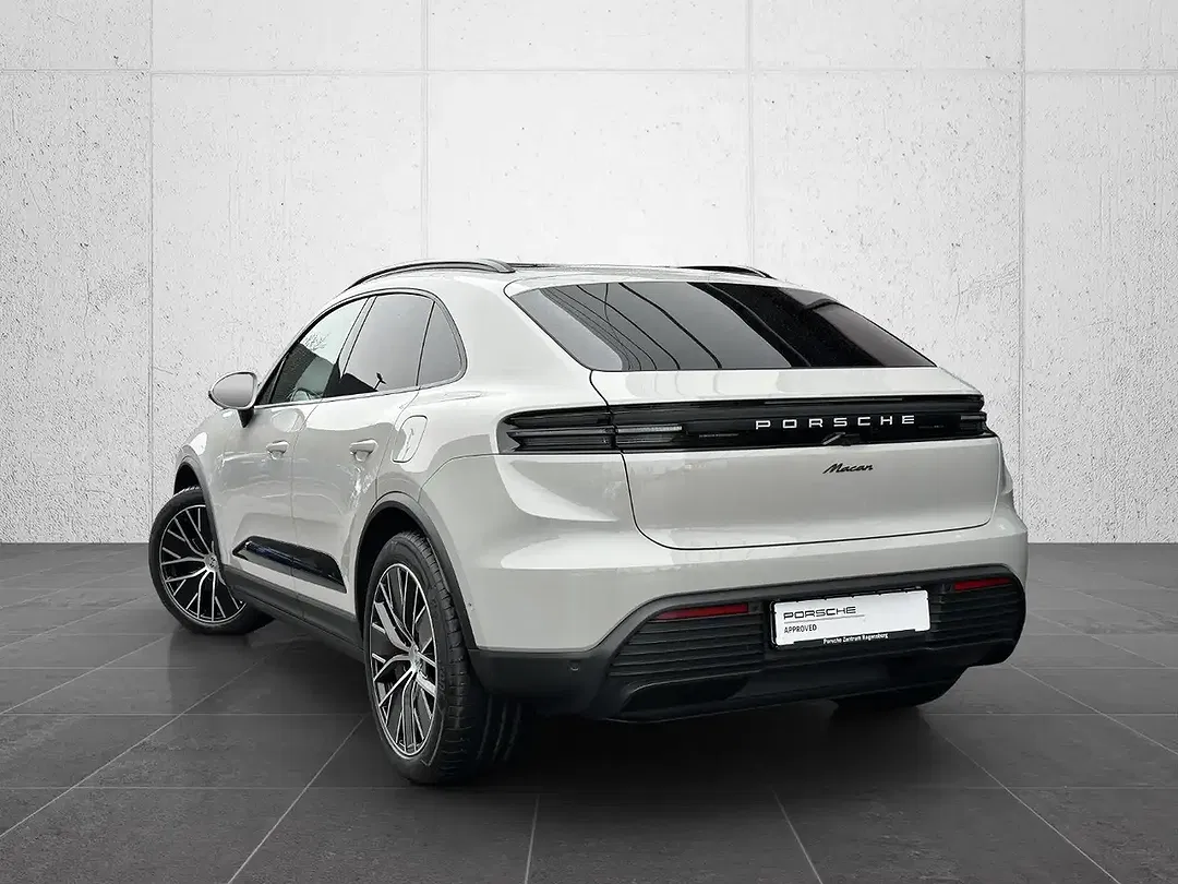 Porsche Macan - Thumbnail 3
