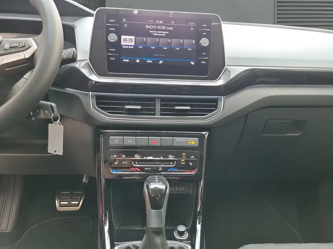 Volkswagen T-Cross - Thumbnail 11