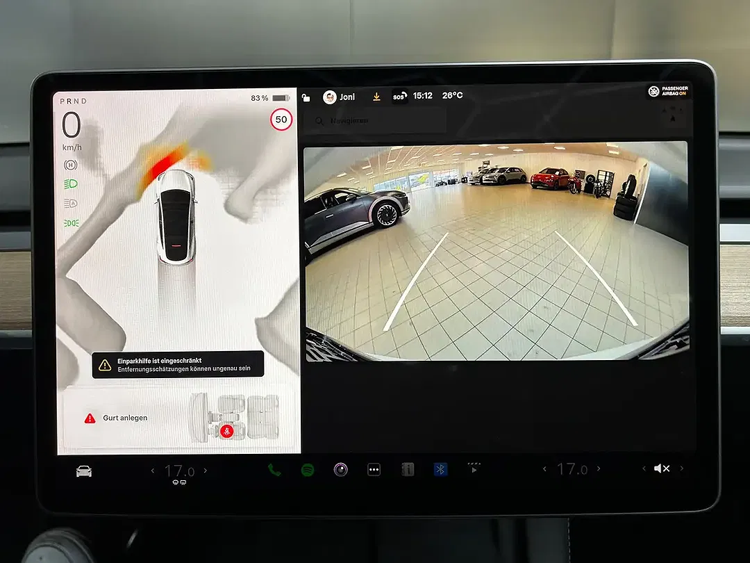 Tesla Model Y - Thumbnail 17